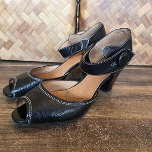 Clarks Artisan Size 9M Black Leather Ankle Strap Peep Toe 2.75" Mid Heel Pumps
